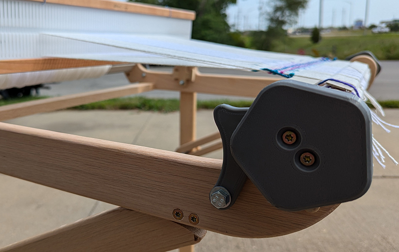 Showing the side view of the handle.
